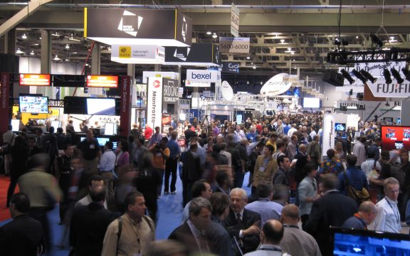 Trade Show Booth Tips That Will Draw In Everyone